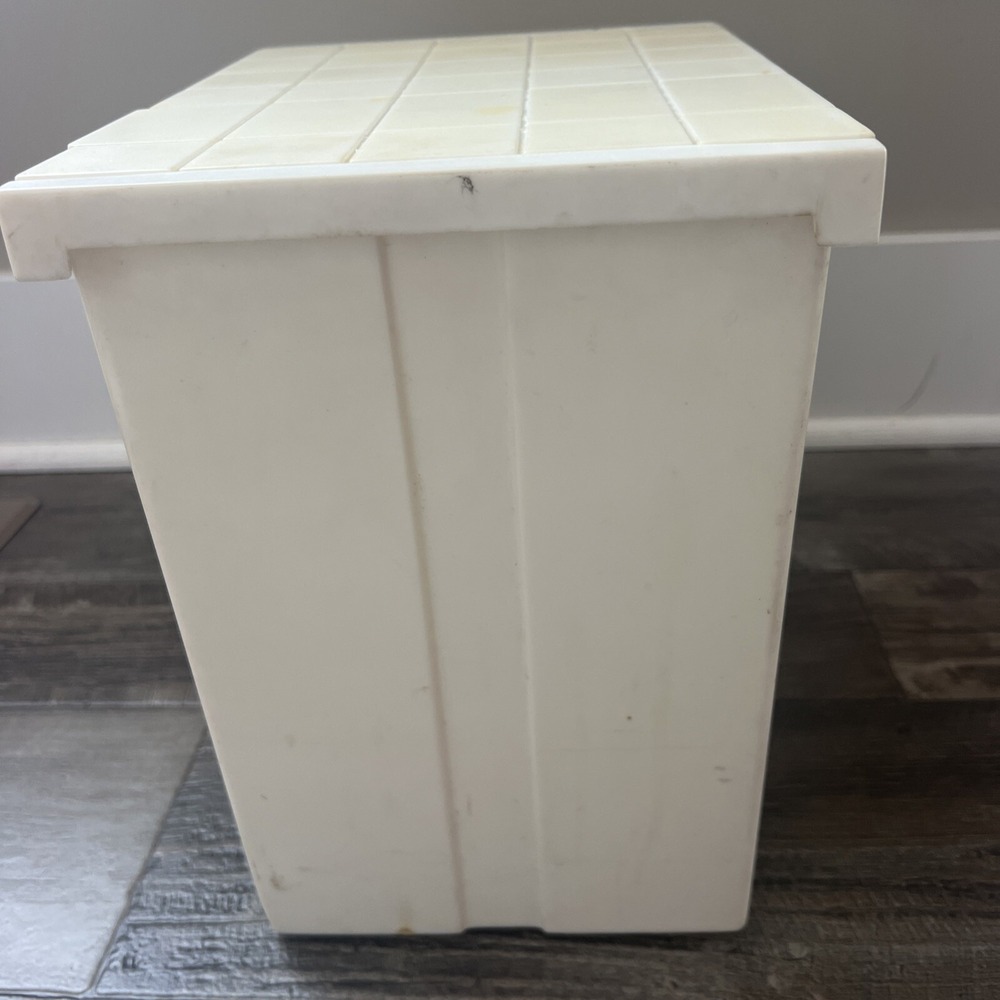 Vtg Fesco Y-123 Hard Plastic Trash Bin Beige Pink Daisy Lidded MCM - Picture 4 of 11